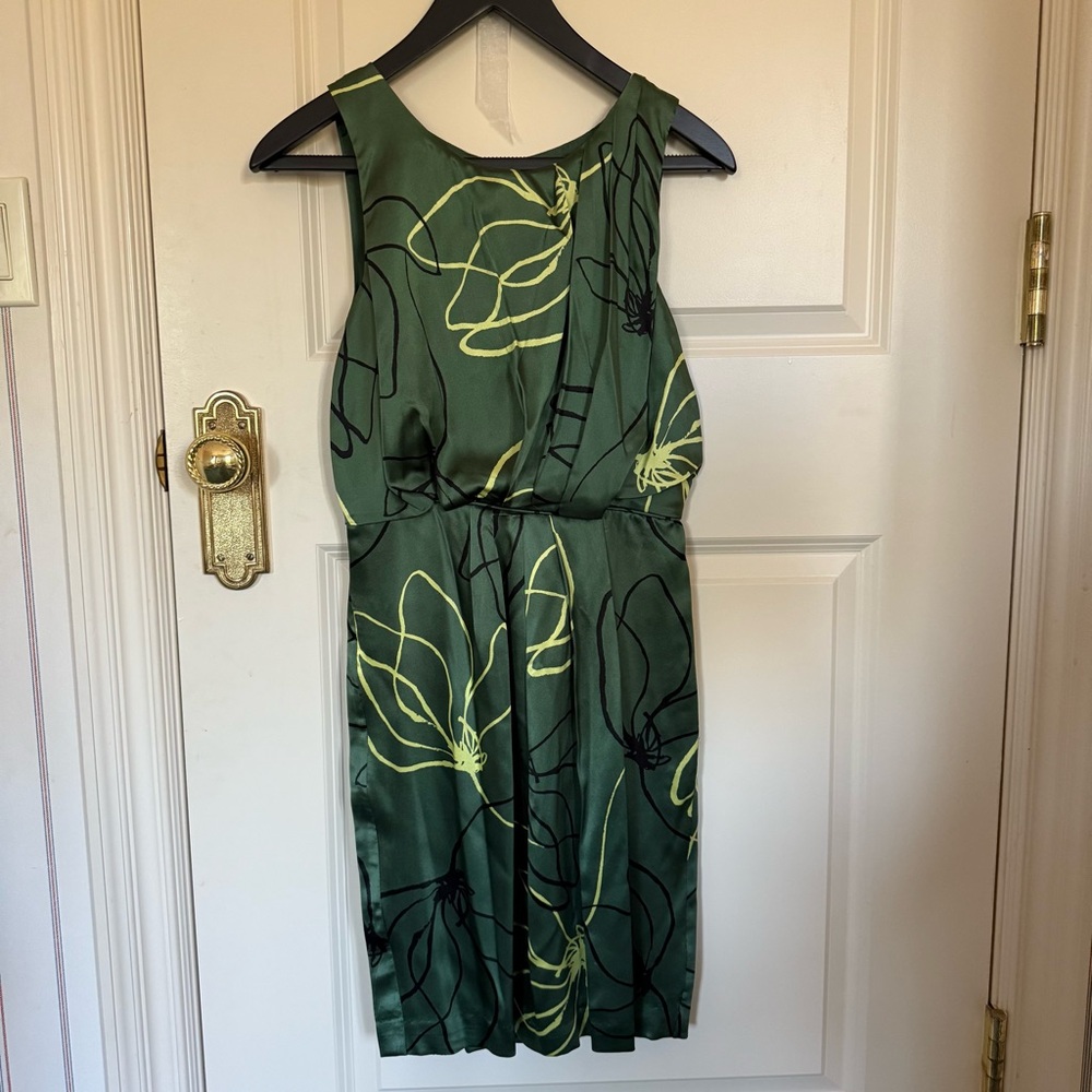 Elegant Green Floral Silk Dress size 0